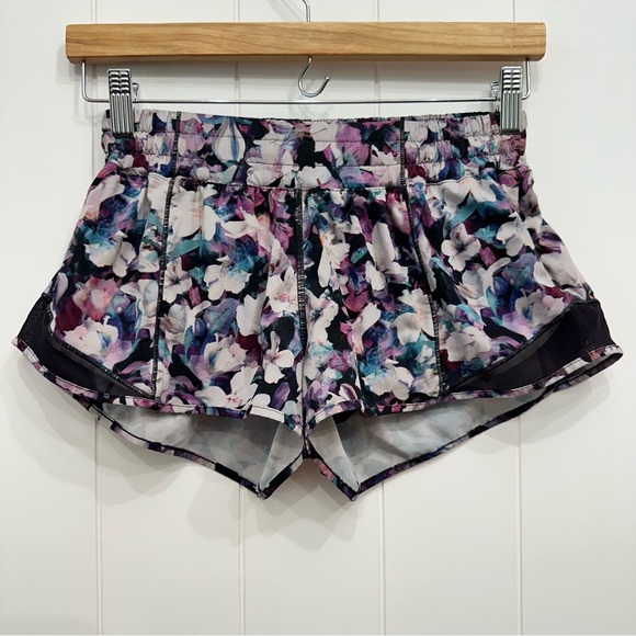 Lululemon Hotty Hot Short II 2.5" Utopia Multi Deep Phantom Black Purple White 6 - Picture 1 of 12